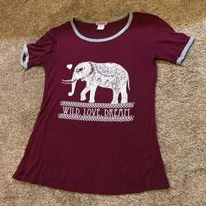 Maroon elephant short sleeve
